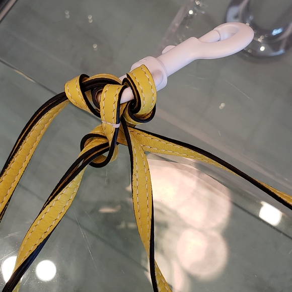 NWT - Valentino Garavani white Rockstud spike yellow card holder/key chains - Picture 4 of 10